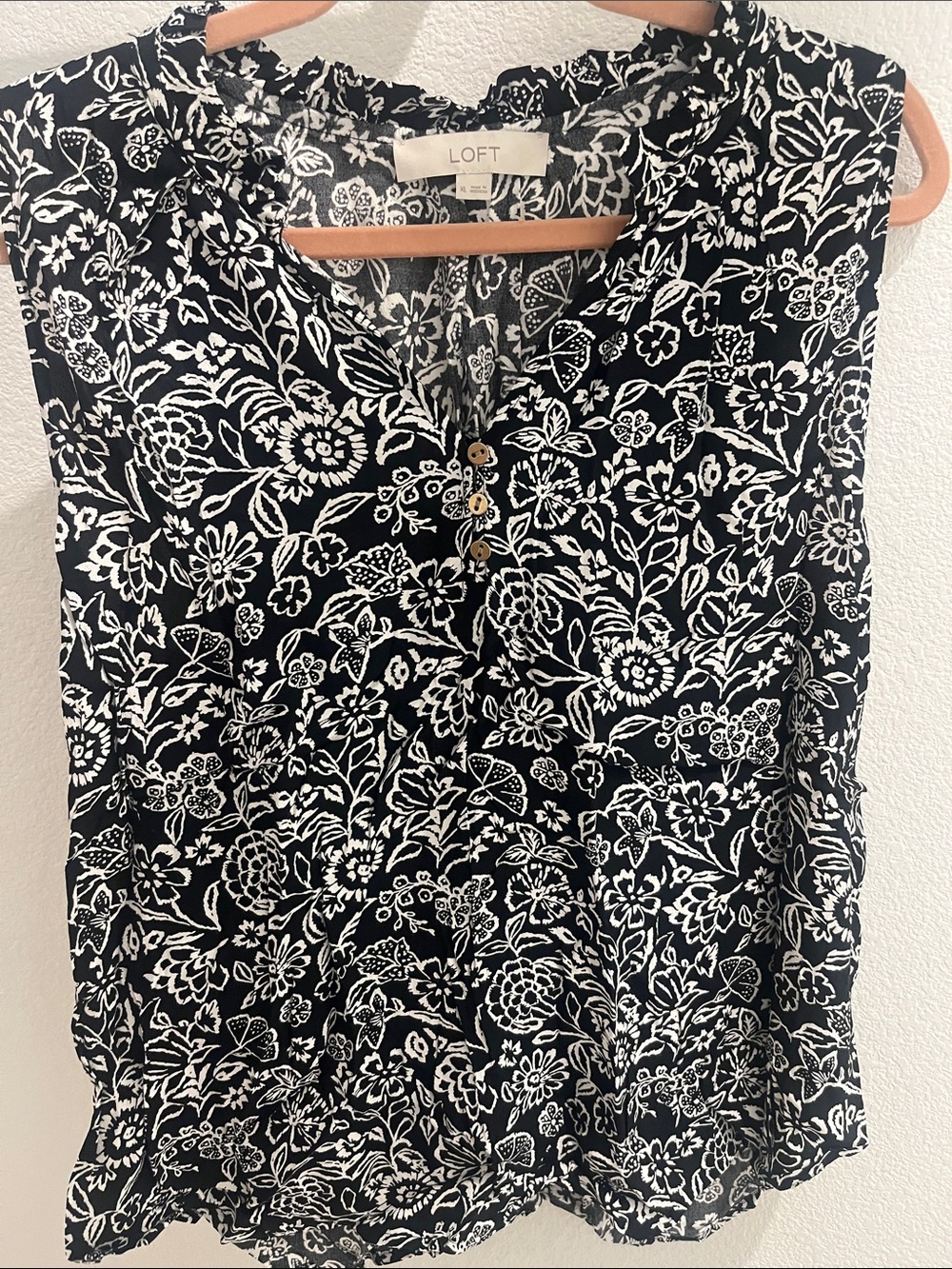 LOFT Black & White Floral Sleeveless Top XL